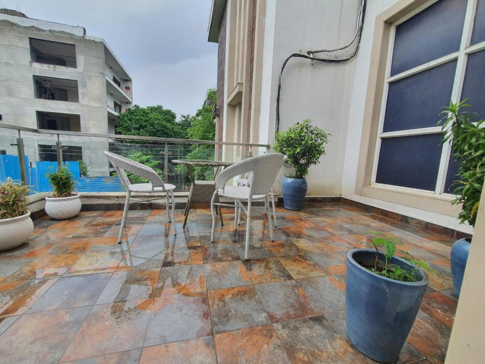 Mallenzo Suites Dlf Phase 1 Gurgaon Exterior foto
